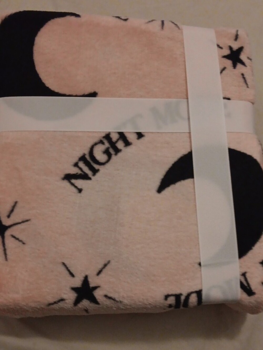 Night Mode Pink Fleece Blanket - Cozy Home Bedding - Picture 2 of 3